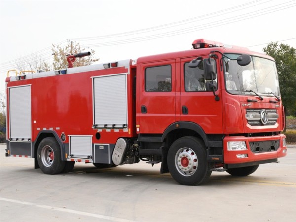 Dongfeng D9 4X2 8-ton Water Tank Fire Truck